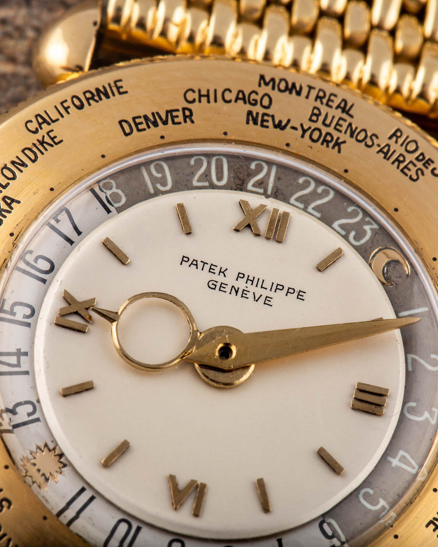 IL PATEK PHILIPPE WORLD TIME 1415 – UN CAPOLAVORO DI ALTA OROLOGERIA VINTAGE